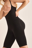 Body mocno modelujące pod biust z nogawką