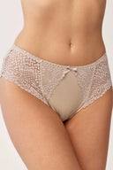 Figi damskie Gabriella BM050 z delikatnym prążkowaniem w kolorze latte, rozmiar M #extras_latte